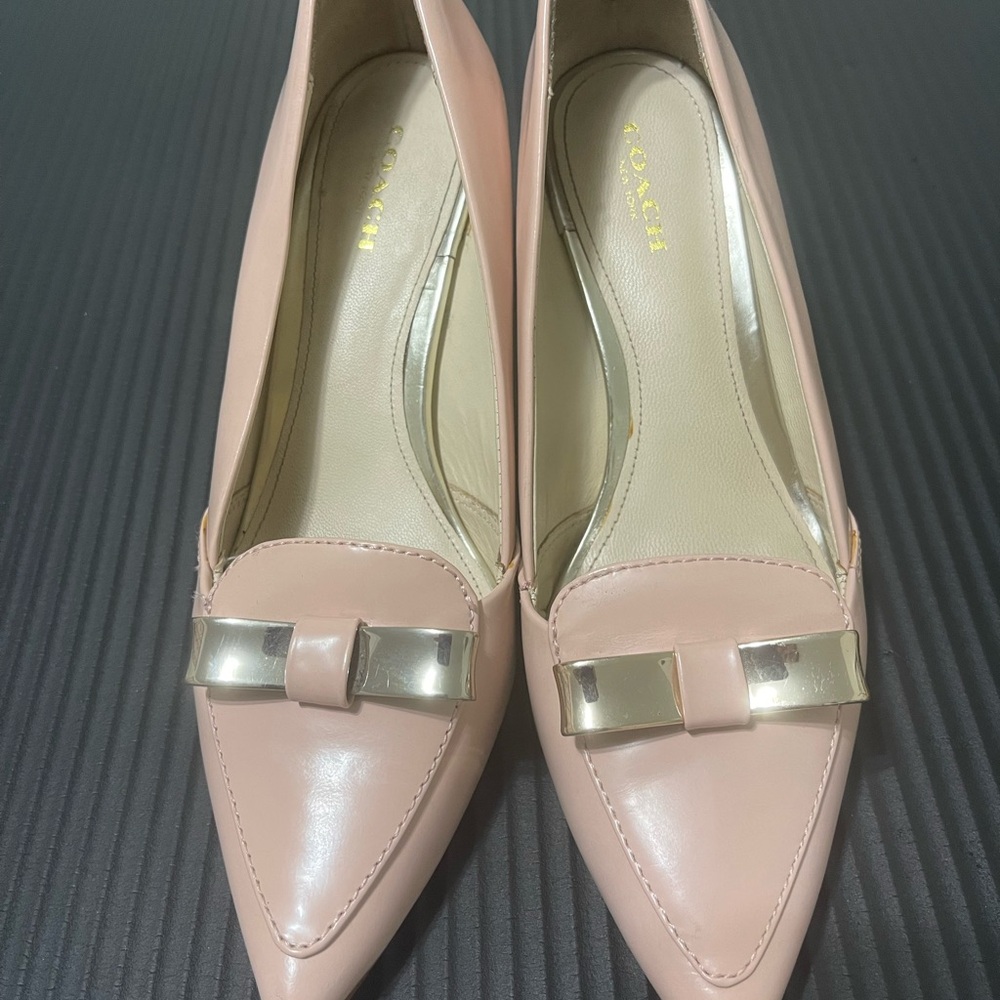 Coach Women's Blush Leather pumps with Bow Accent